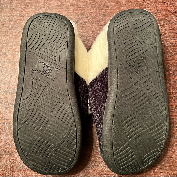Homitem Slippers Memory Foam Indoor/Outdoor Fleece Lining Anti-Slip
Rubber Sole - Picture 8 of 8